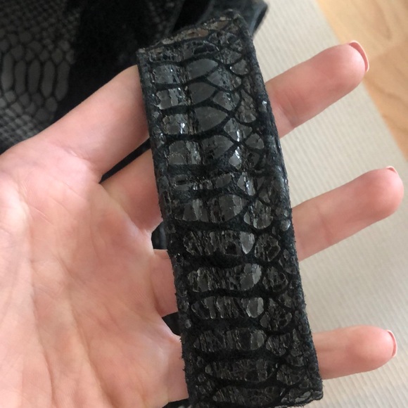 MICHAEL KORS BLACK PURSE - Picture 6 of 7